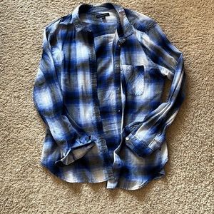 Women’s AE flannel. Classic fit